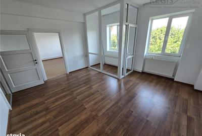 Apartament cu 2 camere semidecomandat în Centrul Civic