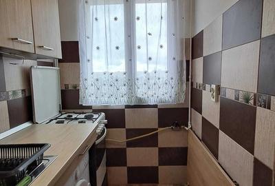 Garsonieră decomandată în Titan