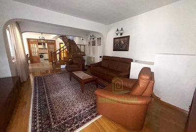 Casă cu 6 camere cu Canalizare în Domenii - 3