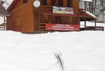 Teren de 5500 mp, în Cerna-Sat - 2