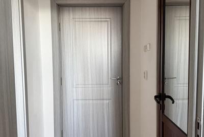 Apartament cu 3 camere semidecomandat în Exterior Vest