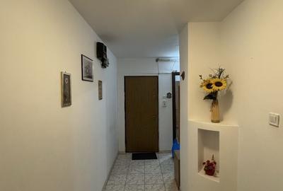 Apartament cu 2 camere decomandat în Astra