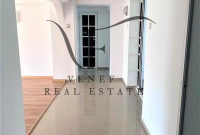 Apartament cu 4 camere decomandat în Decebal