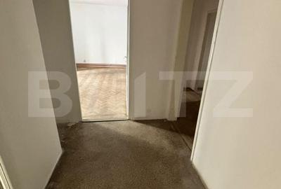 Apartament cu 3 camere decomandat în Vest - 1