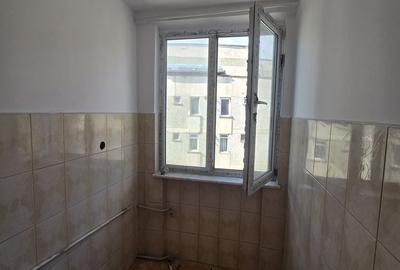 Garsonieră decomandată în Central - 2