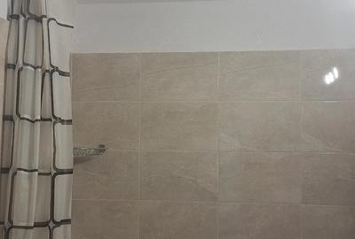 Apartament cu 3 camere decomandat în Exterior Vest