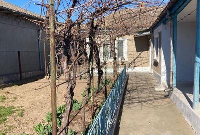 Casă cu 4 camere în Mahmudia