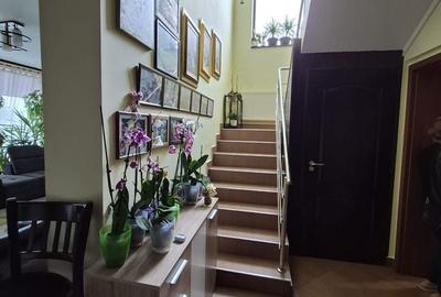 Casă cu 5 camere cu Teren 700 Mp în Malu Mare