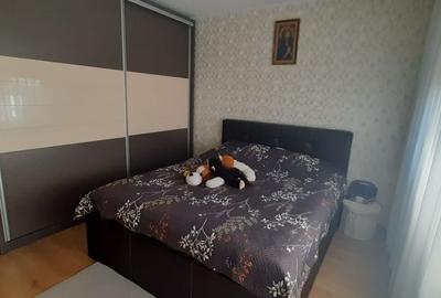 Apartament cu 3 camere decomandat în Drumul Taberei