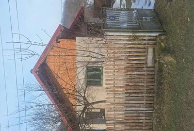 Casă cu Teren 900 Mp în Central - 2