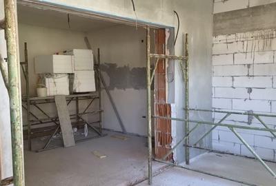 Casă cu 4 camere în Bascov