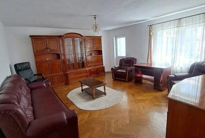 Apartament cu 3 camere decomandat în Cetate - 3