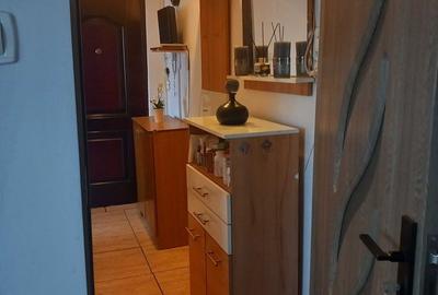 Apartament cu 3 camere semidecomandat, mobilat în Girocului - 3