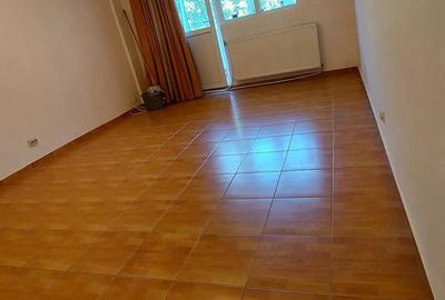 Apartament cu 2 camere decomandat în Narcisa
