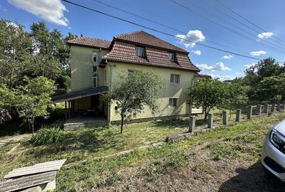 Casă cu 4 camere în Horoatu Cehului