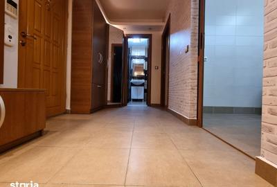Apartament cu 3 camere în Mioriței