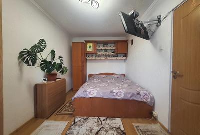Apartament cu 2 camere semidecomandat în Km 4 - 7