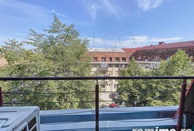 Apartament cu 3 camere semidecomandat în Central - 1