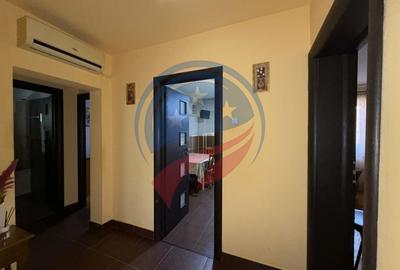 Apartament cu 3 camere decomandat în Lăpuș