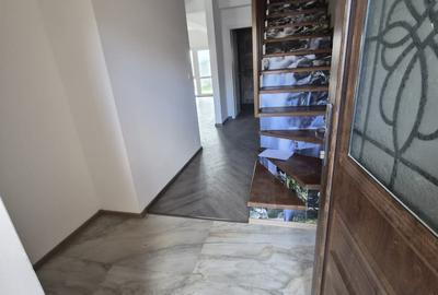Casă cu 4 camere cu Teren 300 Mp în Sud-Est - 6