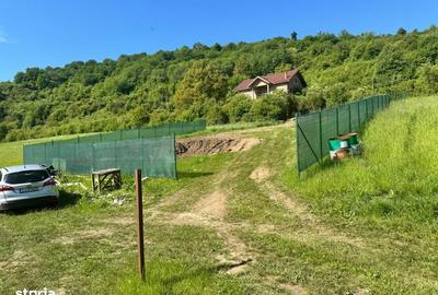 Teren de 2300 mp, în Florești
