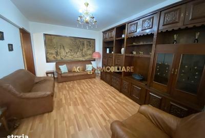 Apartament cu 3 camere în Vatra Luminoasă