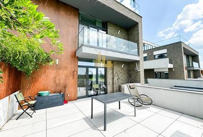 Apartament cu 4 camere semidecomandat, mobilat în Băneasa