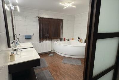 Apartament cu 3 camere decomandat, mobilat în Casa de Cultură - 8