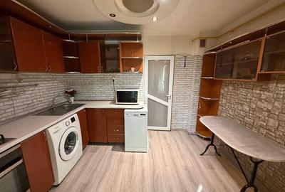 Apartament cu 3 camere decomandat în Micro 20 - 6