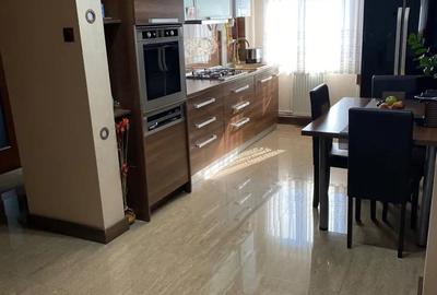 Apartament cu 3 camere decomandat în Ultracentral