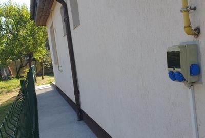 Casă cu 2 camere cu Teren 100 Mp în Central