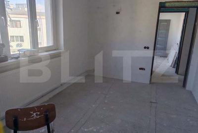 Apartament cu 4 camere în Central - 1