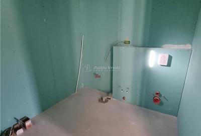 Casă cu 4 camere decomandat în Calomfirești - 17