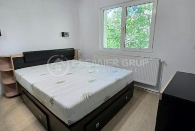 Apartament cu 4 camere decomandat în Nicolina