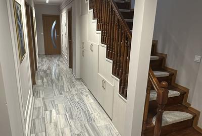 Apartament cu 6 camere în Nord