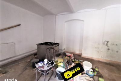 Spațiu comercial, de 27 mp, în Central - 5