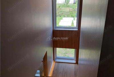 Casă cu 5 camere cu Teren 425 Mp în Stupini