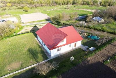 Casă individuală cu 4 camere cu Canalizare în Sud - 3