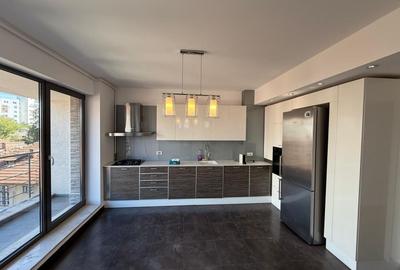 Apartament cu 4 camere, mobilat în Capitale - 8
