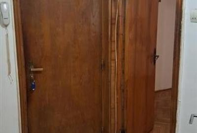 Apartament cu 3 camere semidecomandat în Domenii