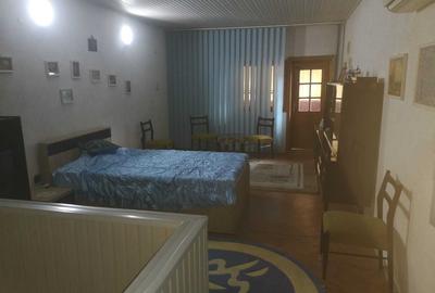 Casă cu 3 camere în Central - 8