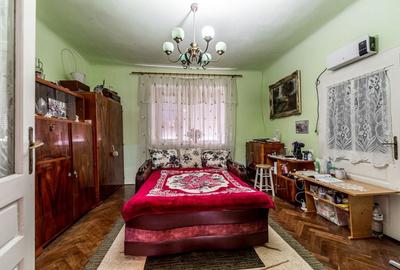 Casă cu 3 camere cu Teren 330 Mp în Central