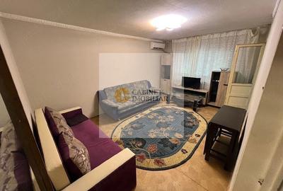 Apartament cu 3 camere decomandat în Apusului