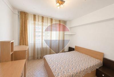 Apartament cu 3 camere în Răcădău