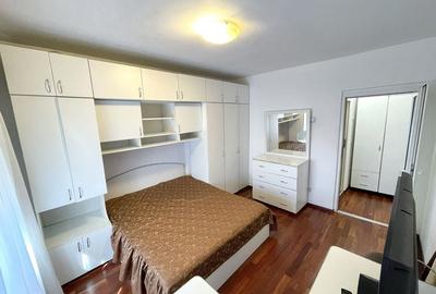 Apartament cu 3 camere decomandat în Complex Studențesc