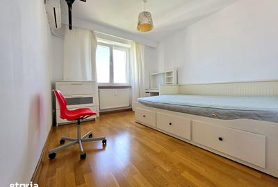 Apartament cu 3 camere decomandat în Tineretului