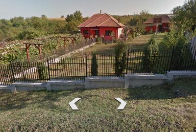 Casă cu 4 camere în Dealu Viilor