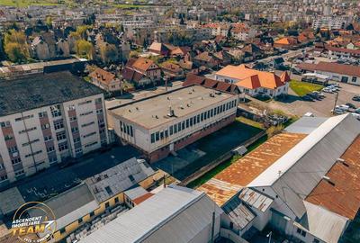 Spațiu comercial, de 1,100 mp, în Central - 45
