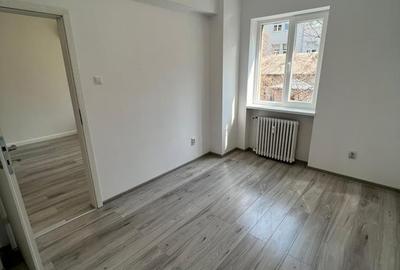 Apartament cu 2 camere semidecomandat în P-ța Victoriei - 5