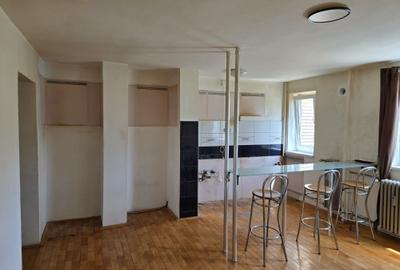 Apartament cu 3 camere semidecomandat în Drumul Taberei - 4